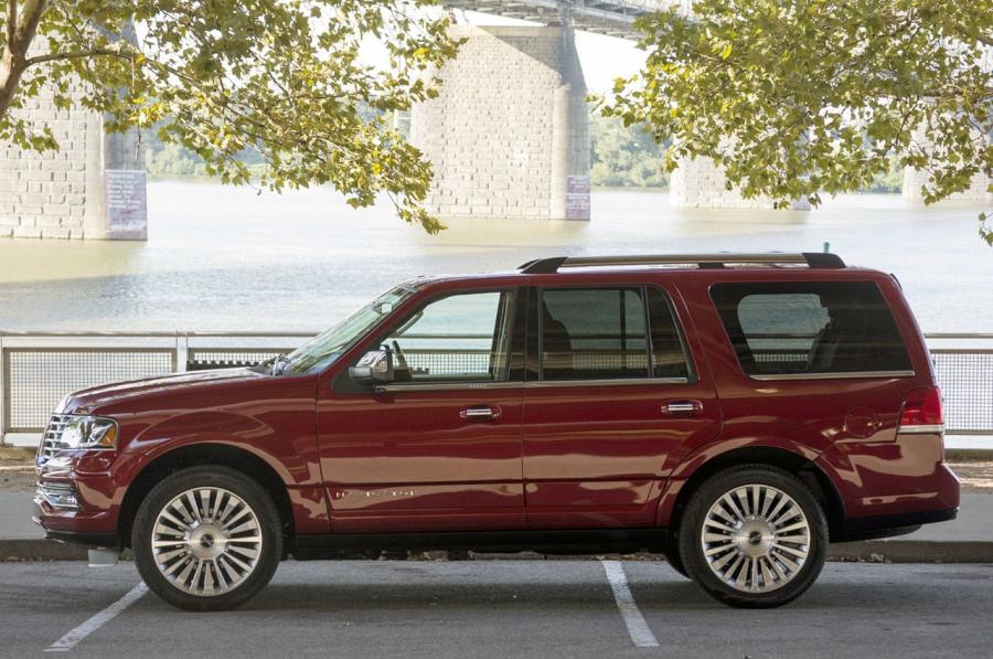  Lincoln Navigator 2014 года  (фото 35 из 61)